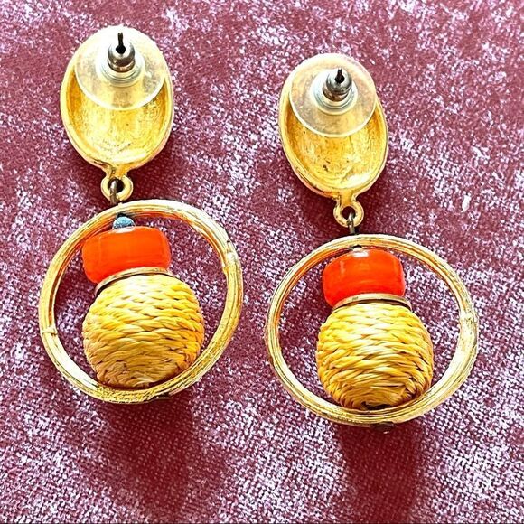 Gold tone drop earrings - Picture 4 of 10